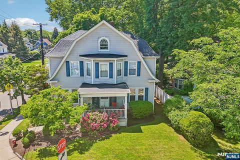 Photo of 5 Park Avenue, Westwood, NJ 07675 (MLS # 26017666)