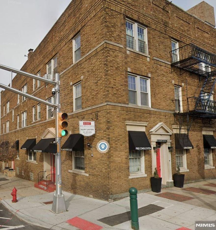 Bright and airy 3rd-floor, well-kept 2-bedroom apartment featuring hardwood floors and abundant natural light throughout. This unit offers a spacious living room and dining room, an eat-in kitchen with a built-in cabinet, and a full bath. A large storage closet provides added convenience. Heat and hot water are included. Close to major highways and easy accessibility to Bus stop/NYC, Close to parks, schools and local restaurants. Rentspree Link: https://apply.link/3wyvkiL