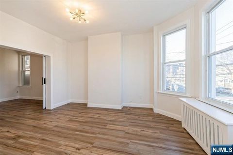 Photo of 1902 Palisade Ave #2, Union City, NJ 07087 (MLS # 26003098)