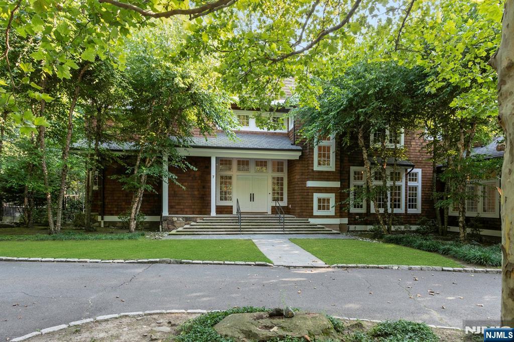 7 Charney Place