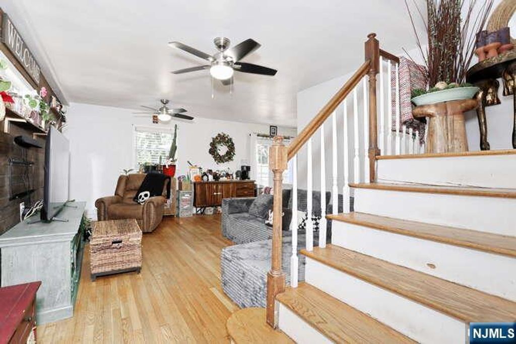 Photo of 266 Coolidge Avenue, Englewood, NJ 07631 (MLS # 26012923)