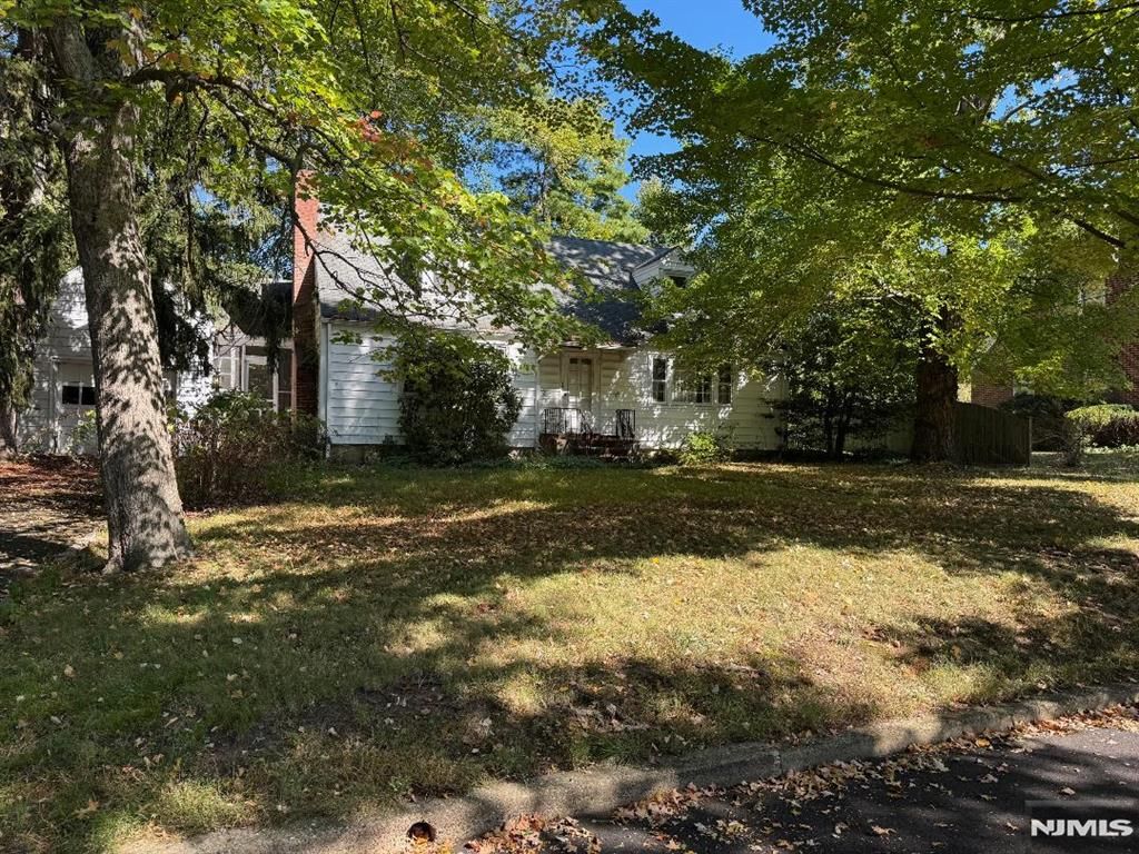 Photo of 784 Austin Avenue, Oradell, NJ 07649 (MLS # 25034616)