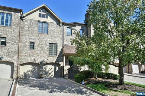 7 Windsor Court 7 Saddle River NJ 07458