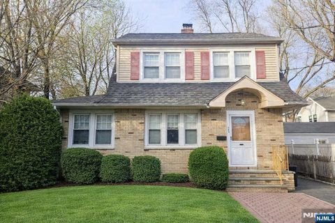 Photo of 483 Cumberland, Teaneck, NJ 07666 (MLS # 26012465)