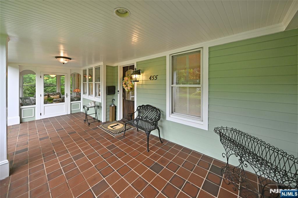 455 Summit Avenue