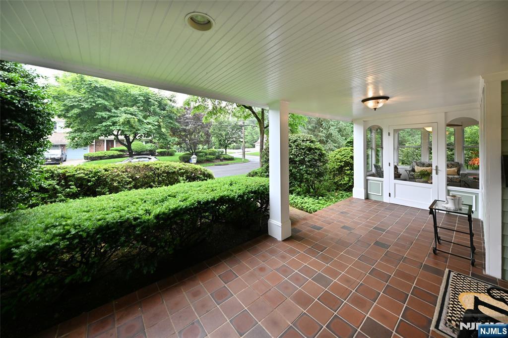 455 Summit Avenue