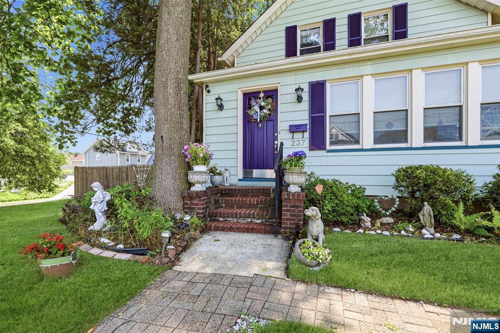 237 Broughton Avenue