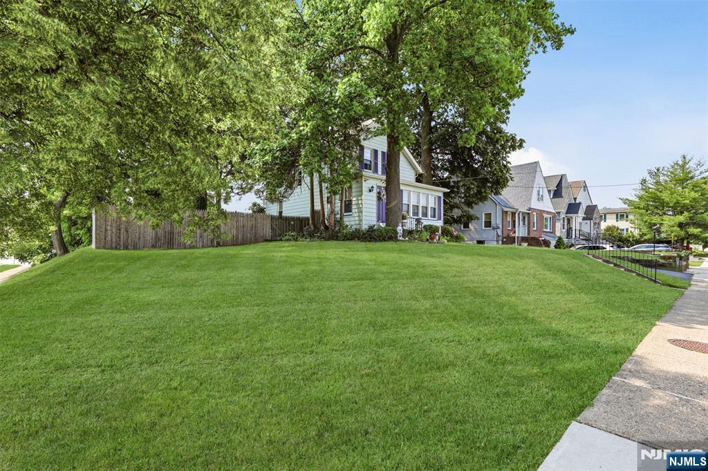237 Broughton Avenue