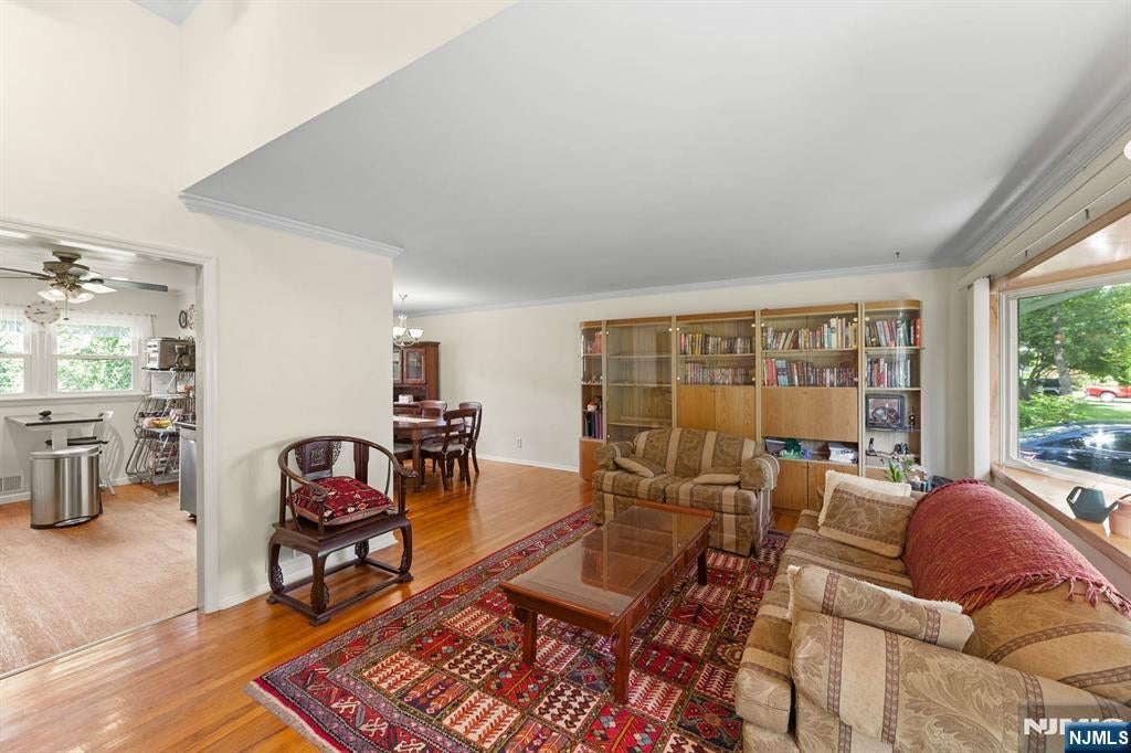 299 Charnwood Road