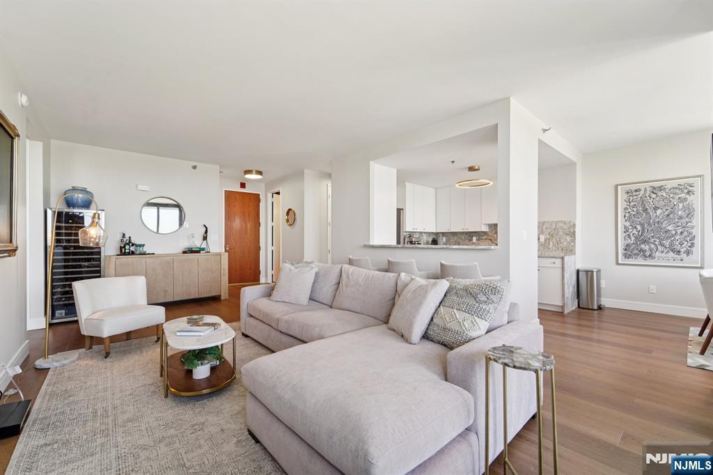 100 Carlyle Drive 9L-N
