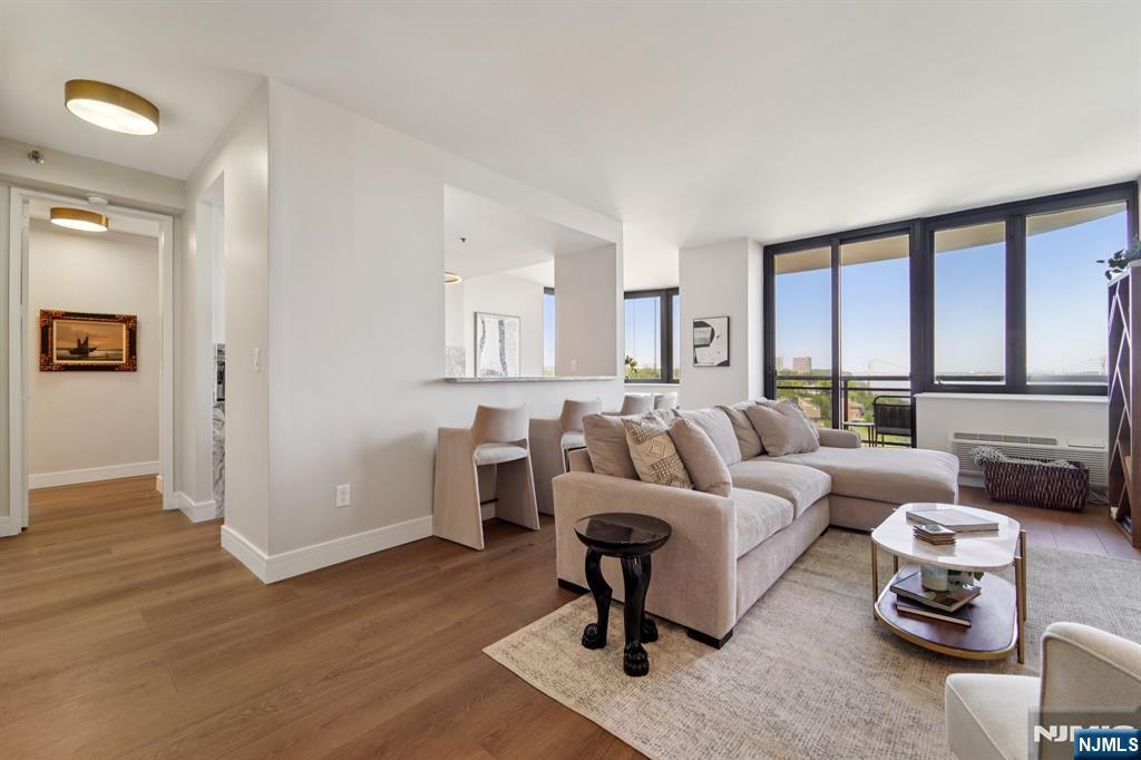 100 Carlyle Drive 9L-N