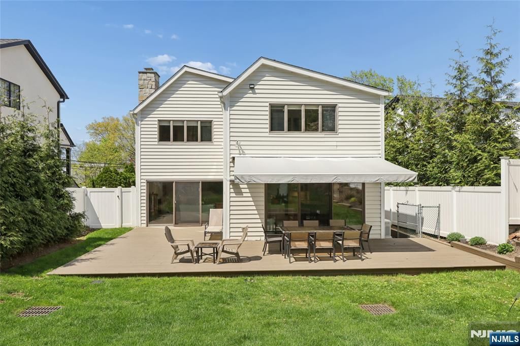 Photo of 160 Magnolia Avenue, Tenafly, NJ 07670 (MLS # 26012069)