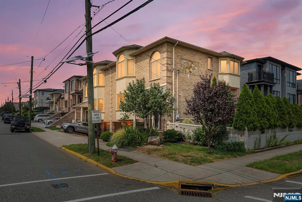 231B E Harriet Avenue 231B