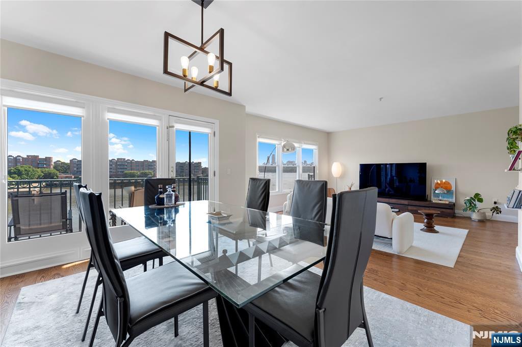 250 The Promenade