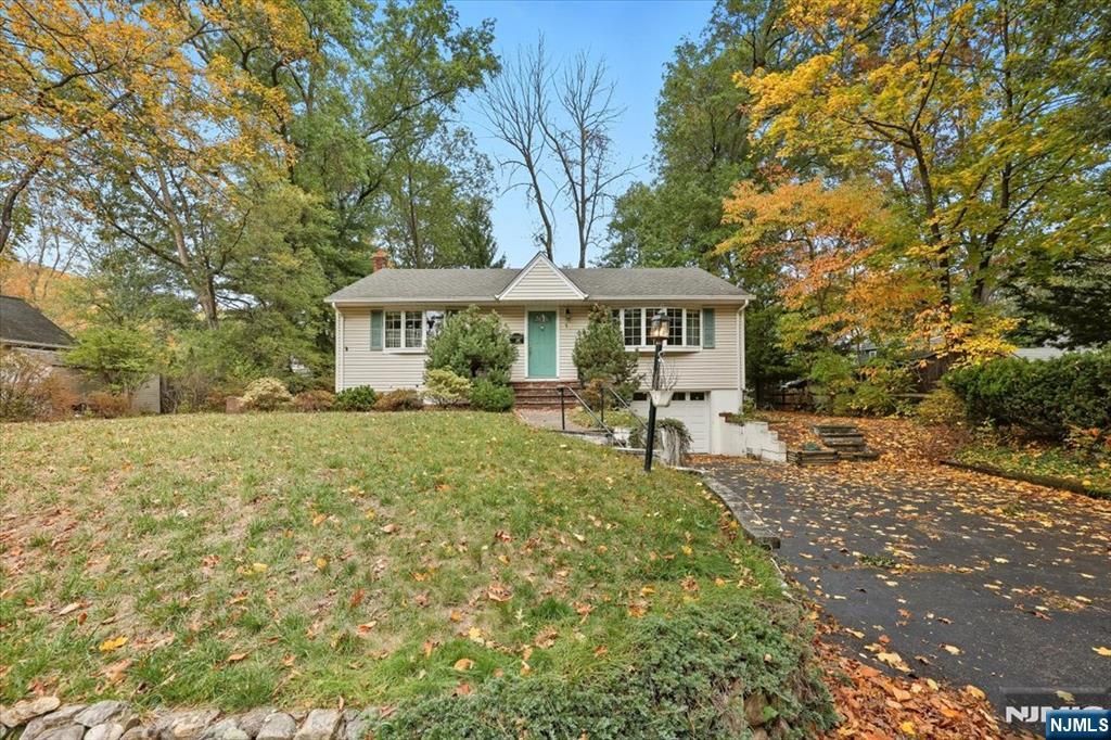 Photo of 10 2nd Street, Oakland, NJ 07436 (MLS # 25037077)