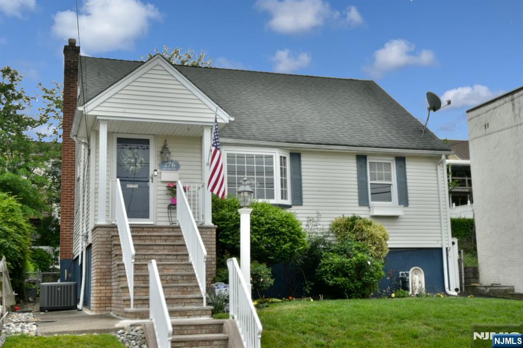 Property for Sale at 276 Malcolm Avenue, Garfield, New Jersey - Bedrooms: 4 
Bathrooms: 3 
Rooms: 6  - $625,000