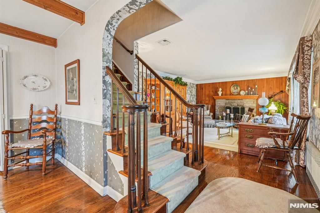 Photo of 170 Hickory Avenue, Tenafly, NJ 07670 (MLS # 25042847)