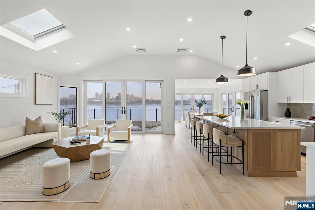 Photo of 27 Shore Road, Edgewater, NJ 07020 (MLS # 26001919)