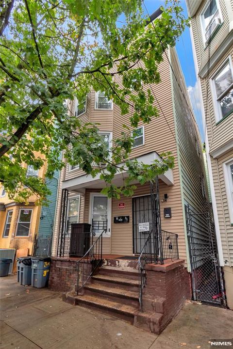 Photo of 54 3rd St #3, Newark, NJ 07107 (MLS # 26003559)