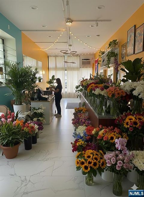 Photo of 10 Hilliard Avenue, Edgewater, NJ 07020 (MLS # 25024240)