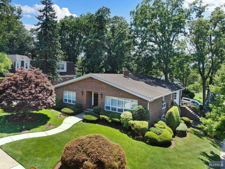 Quality Built Custom Ranch is first time on market by original owner. Located on dead end street in sought after Montclair Heights section. Manicured landscaping and brick front boosts curb appeal. Double wood entry door invites you into a large foyer. Oversized windows for abundance of natural light. Large Formal Living Rm and Formal Dining Rm, Spacious Eat-in-Kitchen with sep dining area, Grand Family Room W/ Vaulted Ceiling & custom Built-Ins; Master Bdrm with Plenty of Closets and Private Full Bath; 2 Additional Full Size Bdrms, 2nd Full Bath and 2 Half BAs. Full Bsmnt offers huge Rec Rm for add'l Living space, Storage Rm, Office, Half BA and easy access from 2 Car Garage. Large Deck to relax and enjoy the outdoors has gas line hookup for easy grilling. Multiple C A/C and Gas Heating Units; Recessed Lighting; Marble Entrance Floor; Alarm Syst; Newer HtwtrHt; Sprinkler Syst & so much more. AHS Home Warranty included. A MUST SEE!