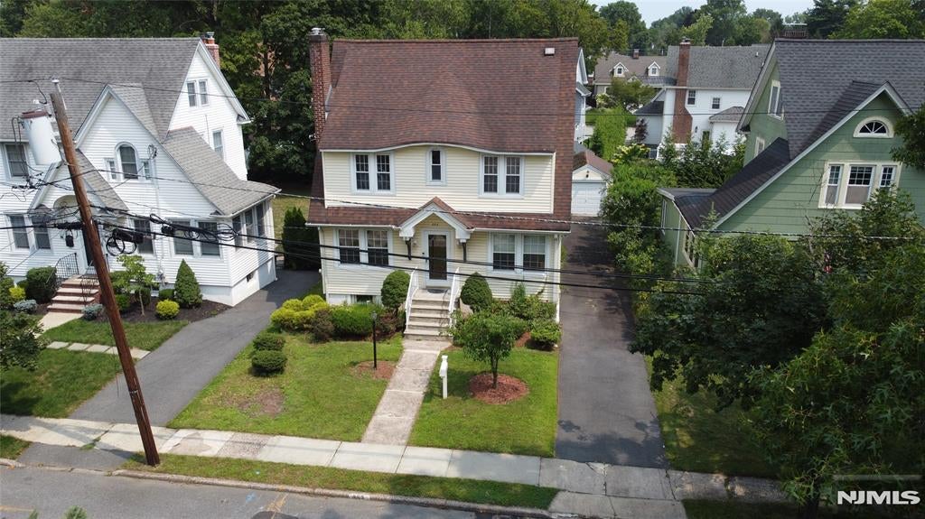 Homes for Sale in Northern NJ | ThisIsRiverEdge.com 352 Demarest Avenue