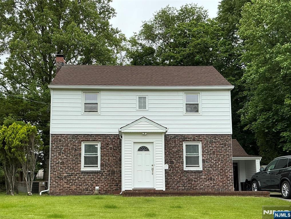407 Demarest Ave, Closter, New Jersey - 3 Bedrooms  
2 Bathrooms  
7 Rooms - 