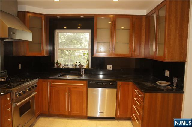 1257 Briar Way
