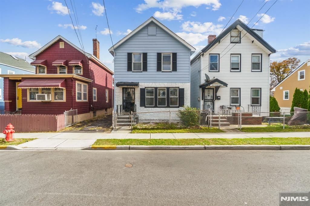 Photo of 326 Ogden Street, Orange, NJ 07050 (MLS # 25041093)