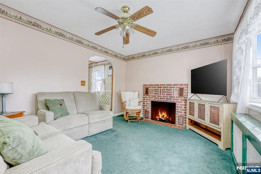 85 Catherine Avenue
