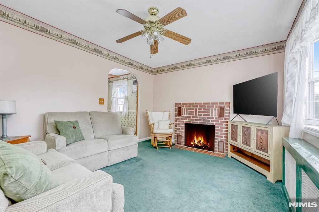 85 Catherine Avenue