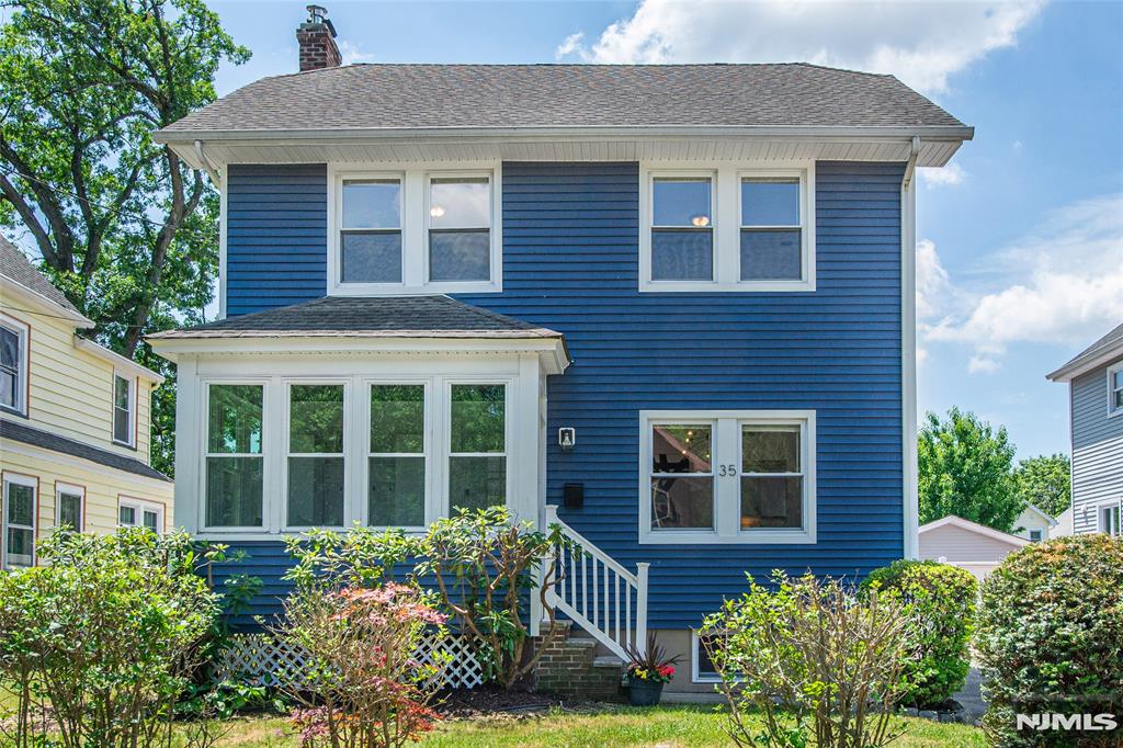 35 Howe Avenue