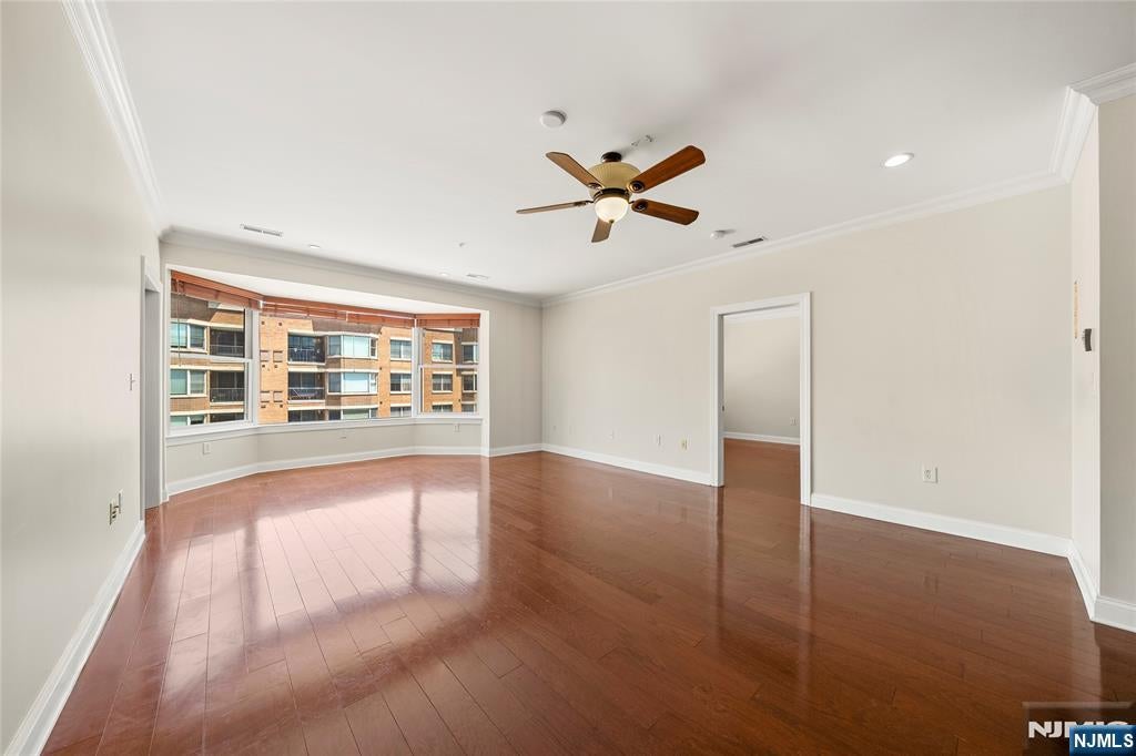 22 Ave At Port Imperial Avenue 428