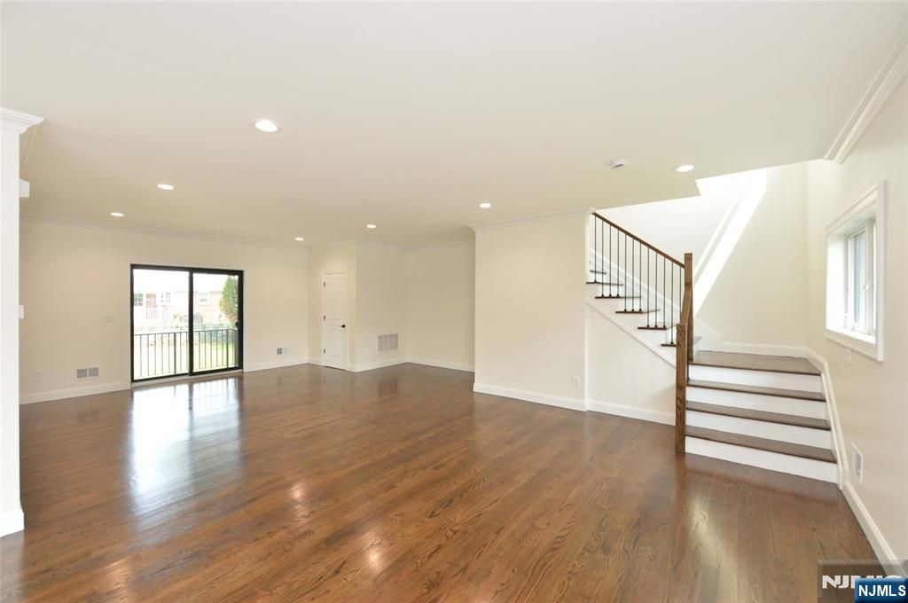 Photo of 610 River Road, Fair Lawn, NJ 07410 (MLS # 25023860)