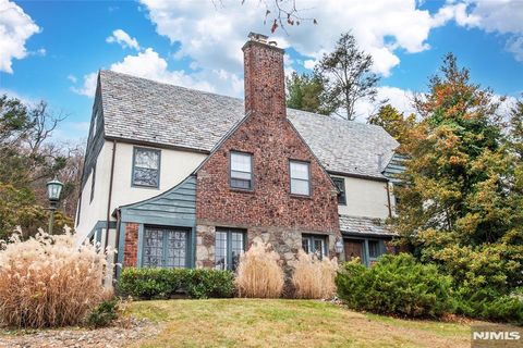 Photo of 158 Mountain Avenue, Montclair, NJ 07042 (MLS # 25043106)