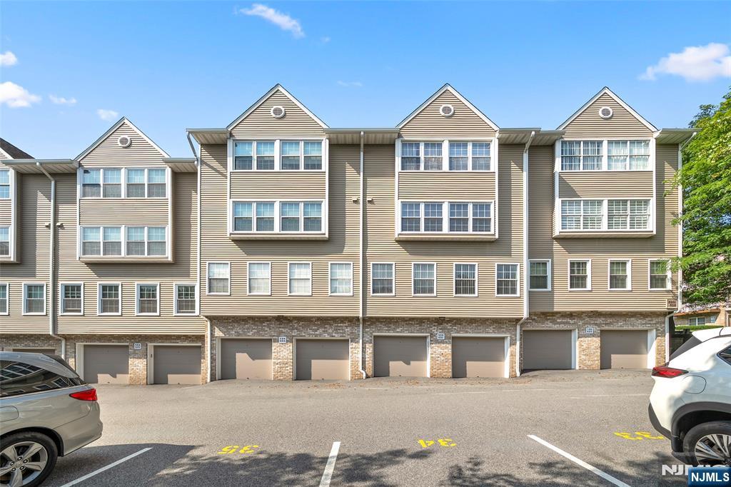 531 Windsor Drive 303
