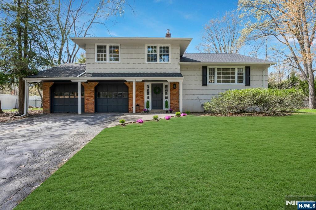 Property for Sale at 339 James Way, Wyckoff, New Jersey - Bedrooms: 3 
Bathrooms: 3 
Rooms: 7  - $929,900