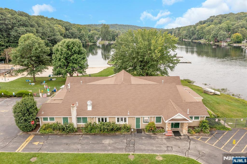15 Hillside Road