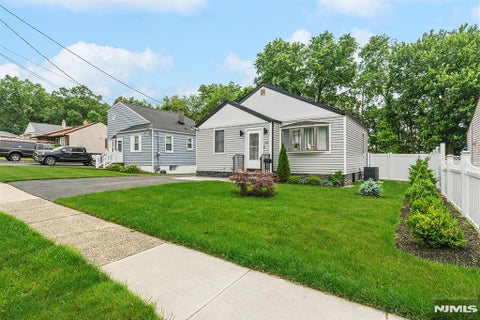 Photo of 316 Boulevard S, Saddle Brook, NJ 07663 (MLS # 26021012)