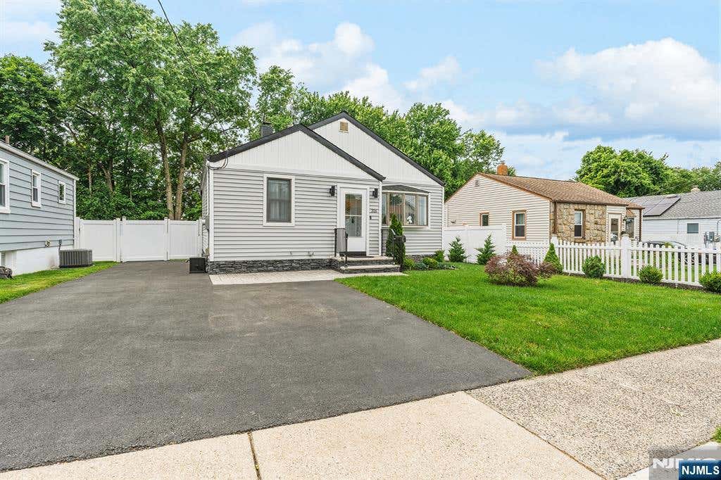 Photo of 316 Boulevard S, Saddle Brook, NJ 07663 (MLS # 26021012)