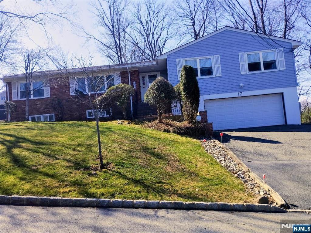 Photo of 17 Arverne Road, West Orange, NJ 07052 (MLS # 26010420)