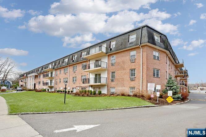 550 Fairview Avenue 308