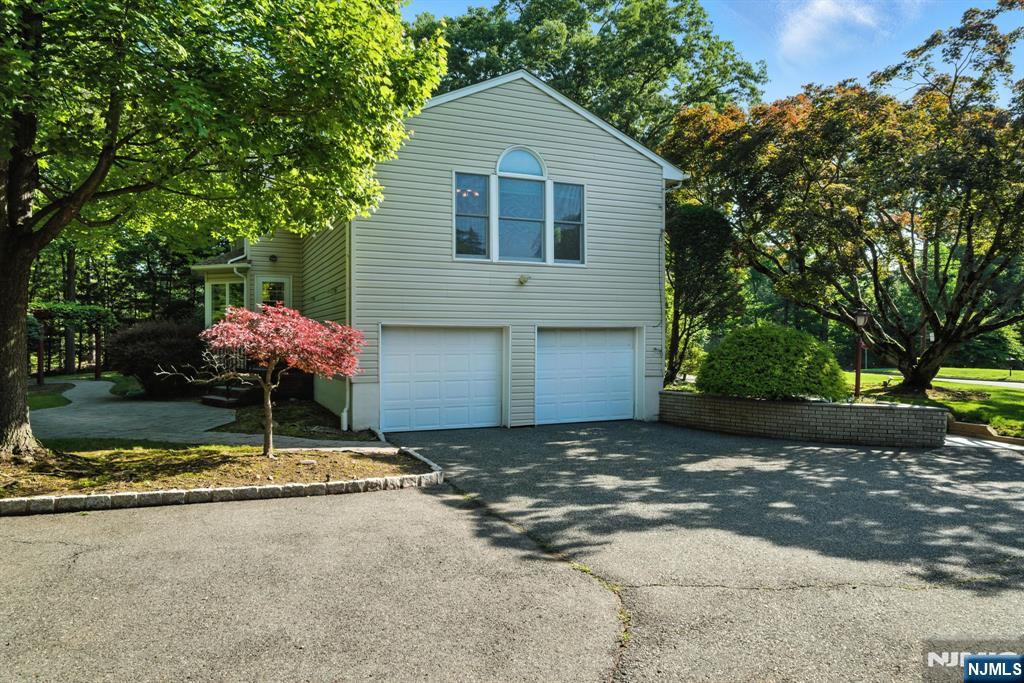 7 Stony Ridge Drive