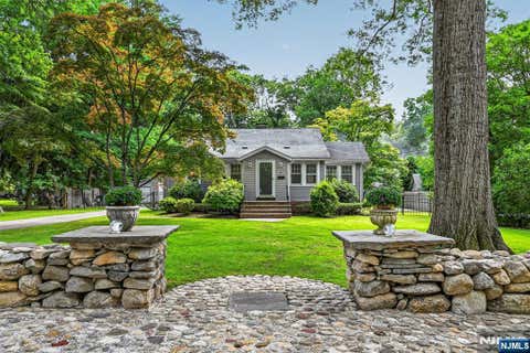 Photo of 42 Debaun Avenue, Ramsey, NJ 07446 (MLS # 26031760)