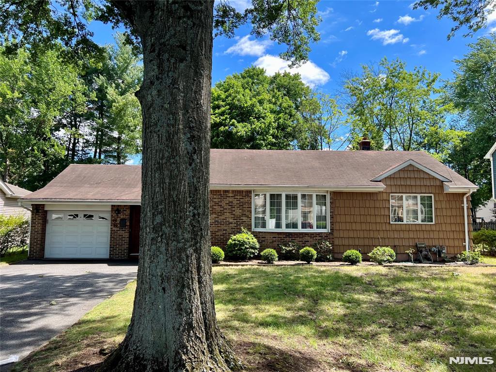 Photo of 86 Willowbrook Court, Paramus, NJ 07652 (MLS # 26023226)