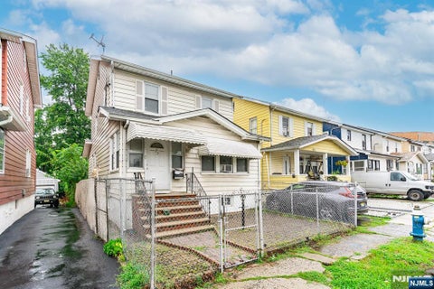 Photo of 27 Philip Place, Irvington, NJ 07111 (MLS # 26034949)