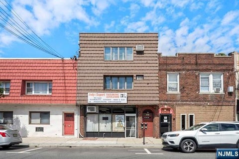 Photo of 549 Anderson Avenue, Cliffside Park, NJ 07010 (MLS # 24026014)