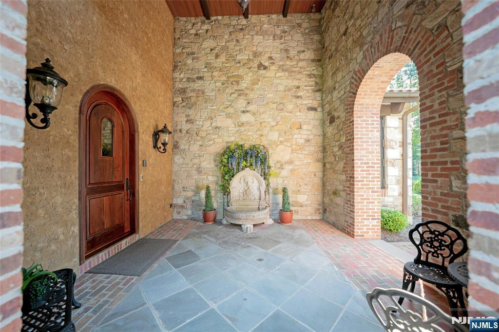 Homes for Sale in Northern NJ | ThisIsRiverEdge.com 900 Laurie Lane