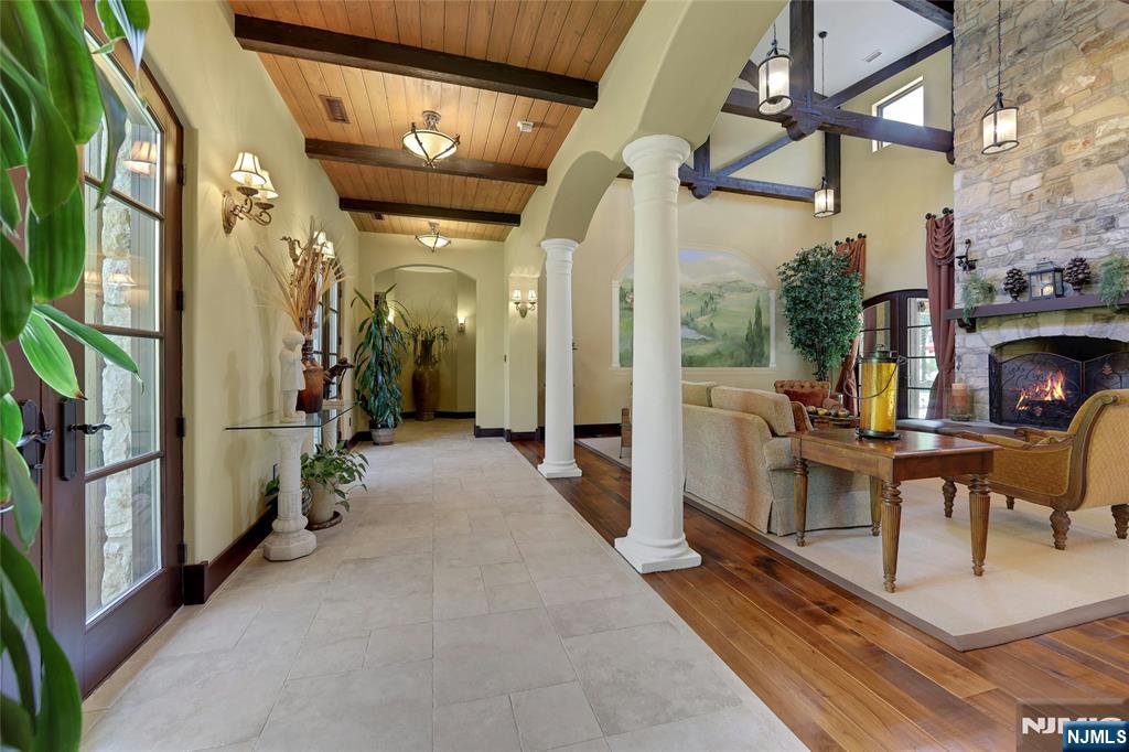 Homes for Sale in Northern NJ | ThisIsRiverEdge.com 900 Laurie Lane