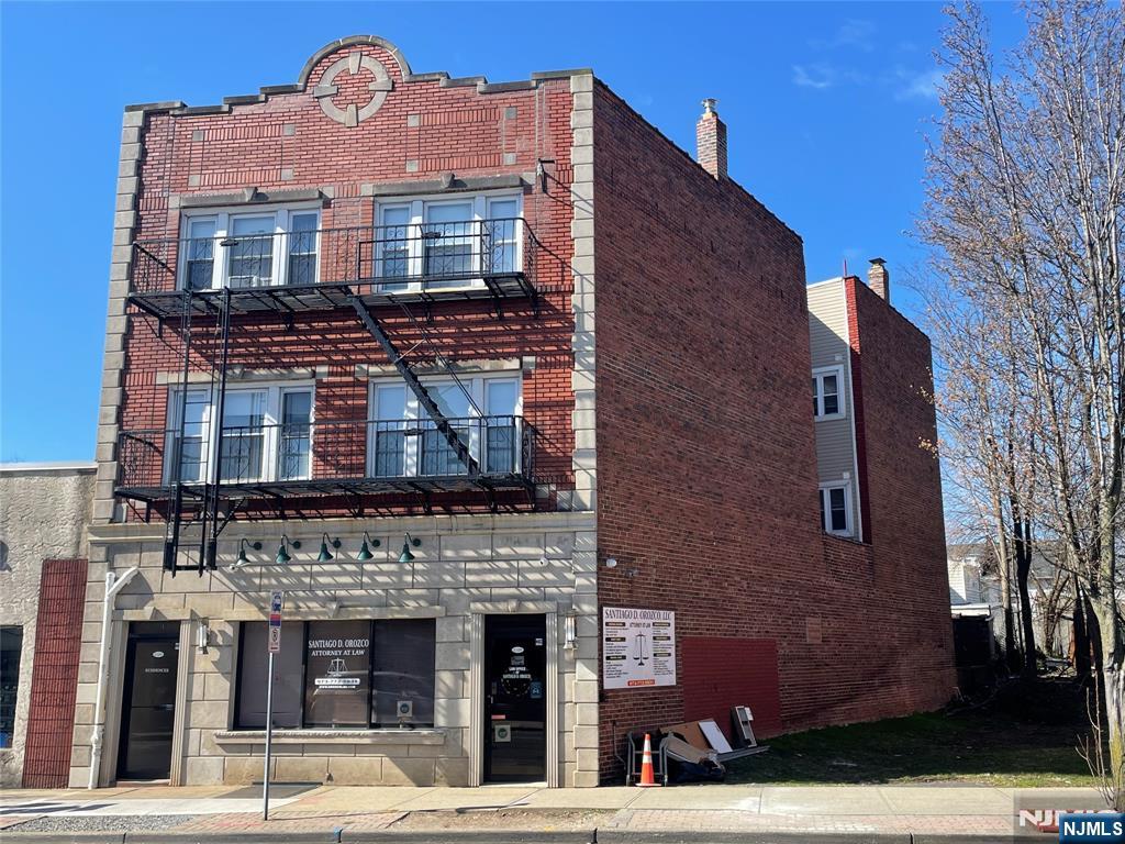 Rental Property at 1109 Main Ave 2, Clifton, New Jersey - Bedrooms: 1 
Bathrooms: 1 
Rooms: 2  - $1,250 MO.